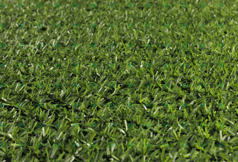 como-mantener-la-apariencia-natural-de-las-vallas-de-cesped-artificial-consejos de-mantenimiento