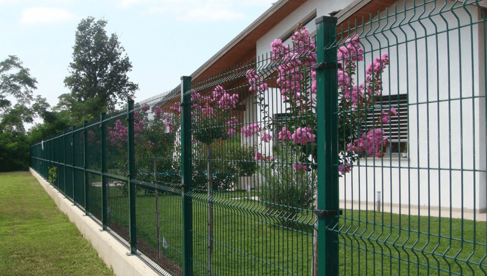 en-que-debes-fijarte-al-elegir-una-cerca-para-el-jardin